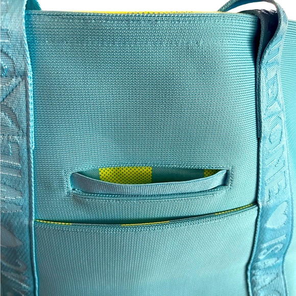 NWT Wild One Teal Pet Carrier Two Side Pockets One Interior Pocket Stylish - Picture 5 of 6